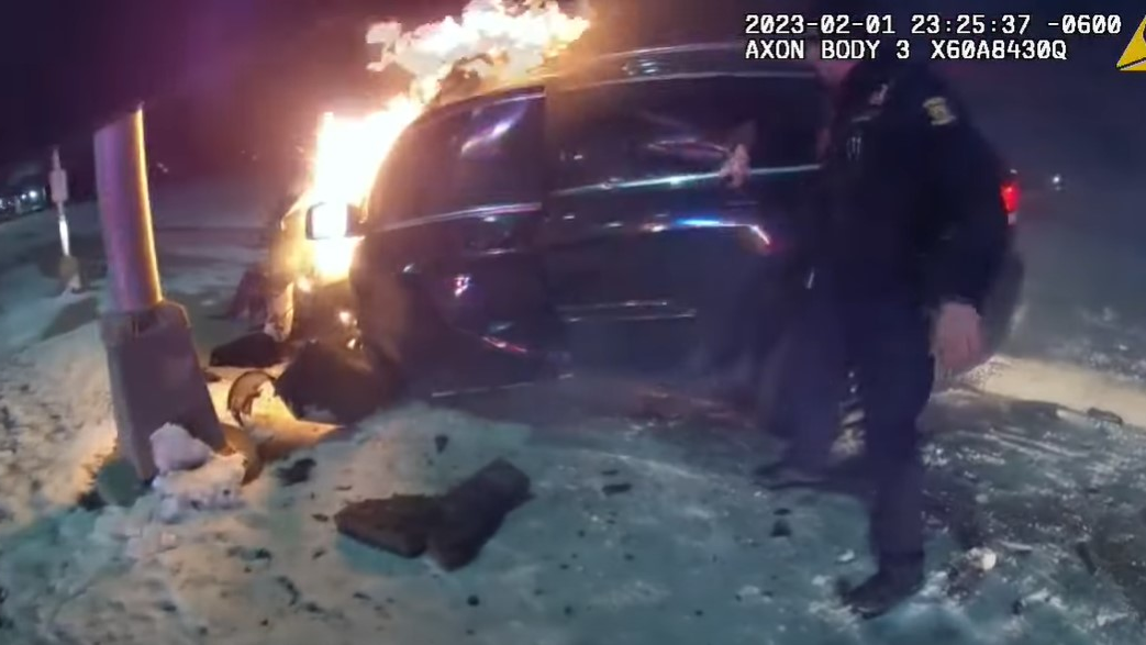 Wyandotte Police Fiery Crash Rescue (mi)