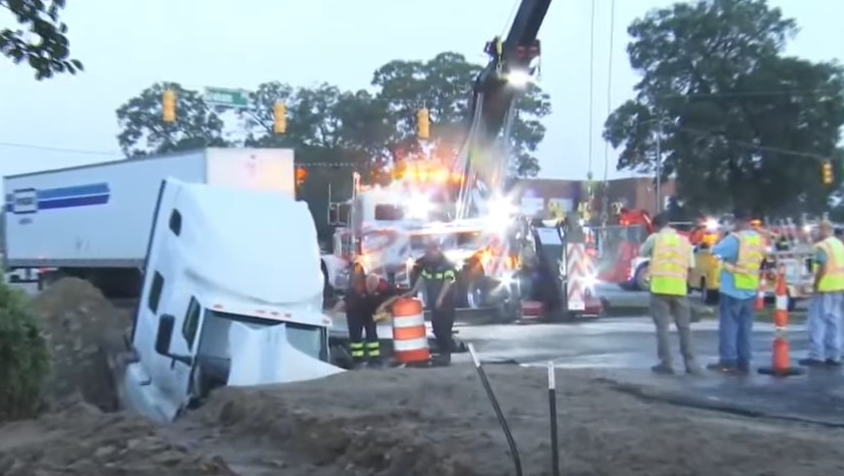 Fayetteville Police Sinkhole Crash (nc)