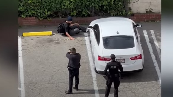 Lapd Knife Wielding Man Metro Station (md)