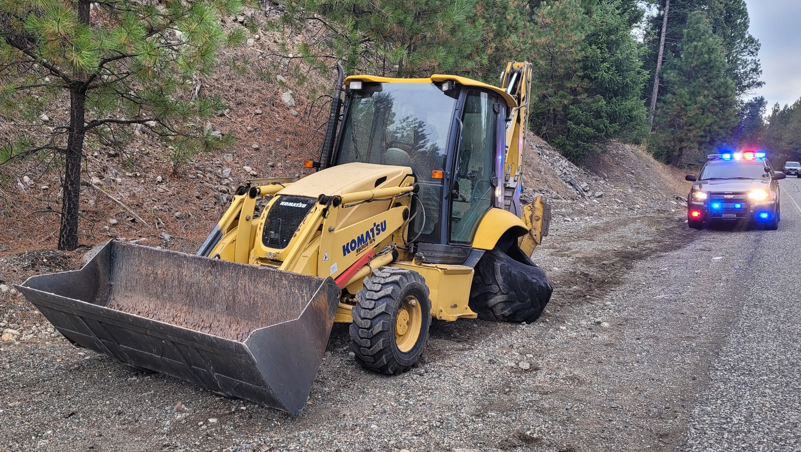 Wash. Deputies Stop Stolen Backhoe by Shooting Out Tires - Vimarsana News