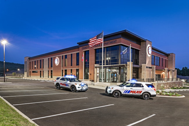 cookeville_pd_exterior_night_wflags