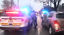 Chicago police officer injured while assisting motorist on Dan Ryan Expressway