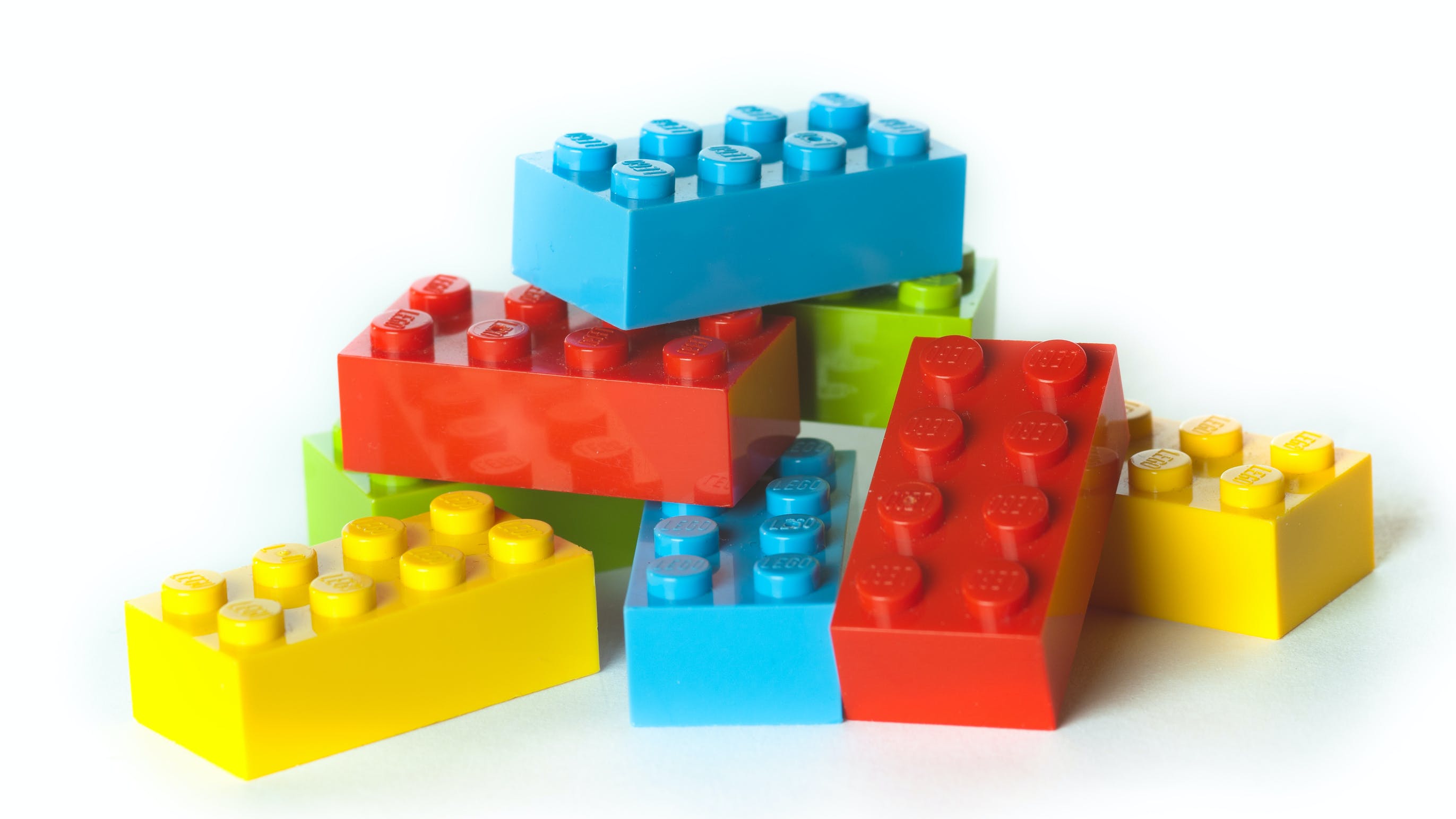 Man Accused of Stealing $900 in Legos Jumped from Moving Car During Calif. Police Chase - Vimarsana News
