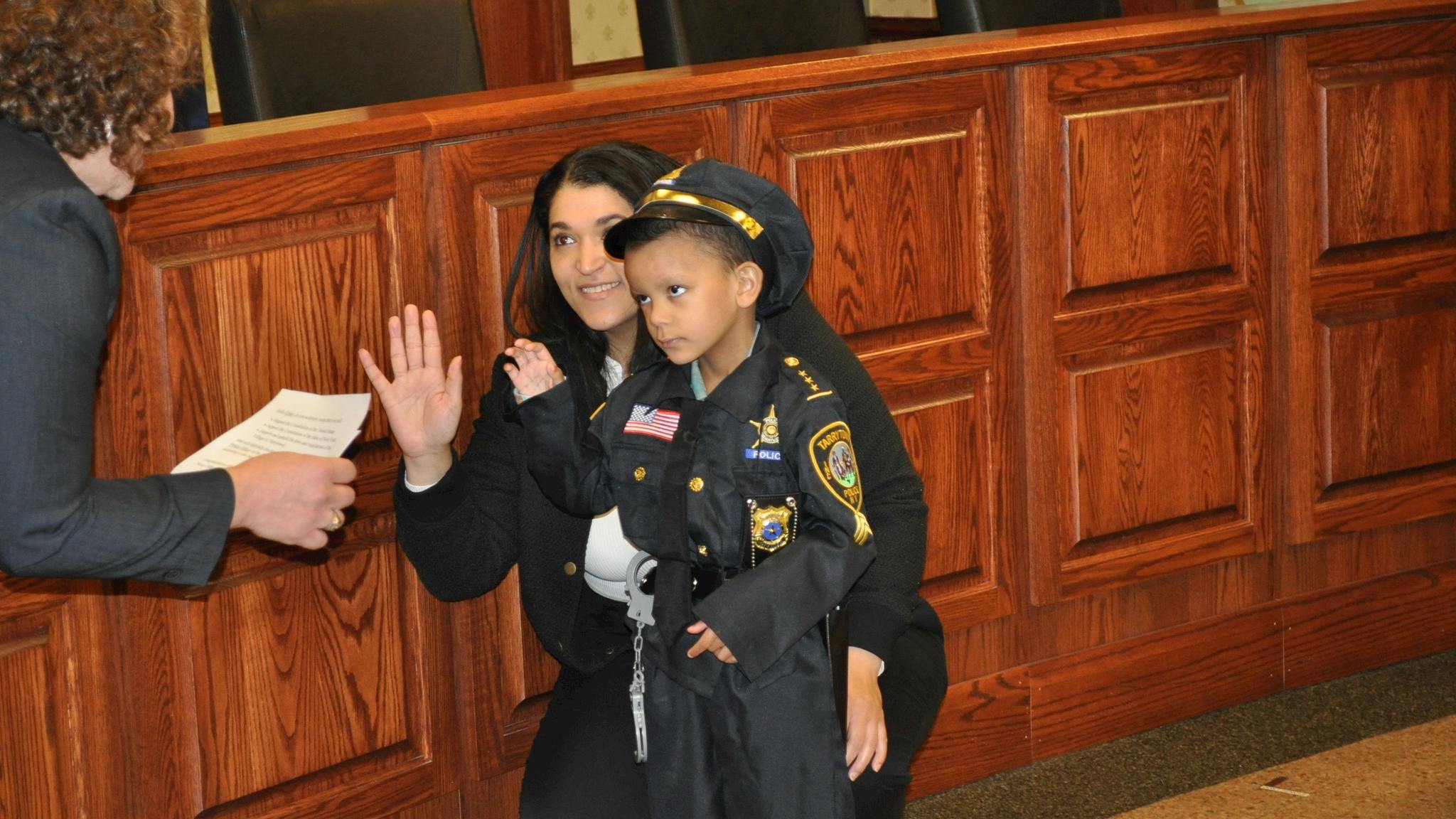 tarrytown_police_boy_cancer_wish_ny
