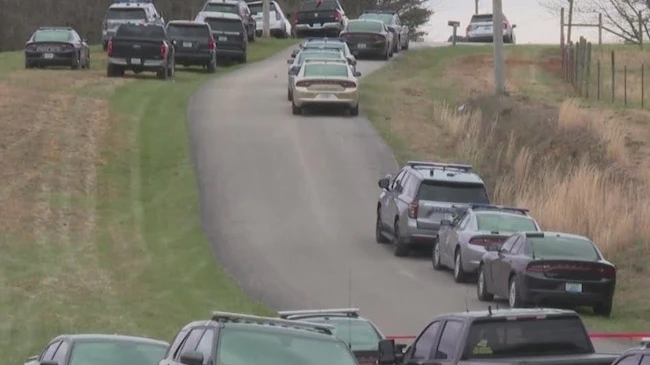 Wayne County deputy shot, standoff underway