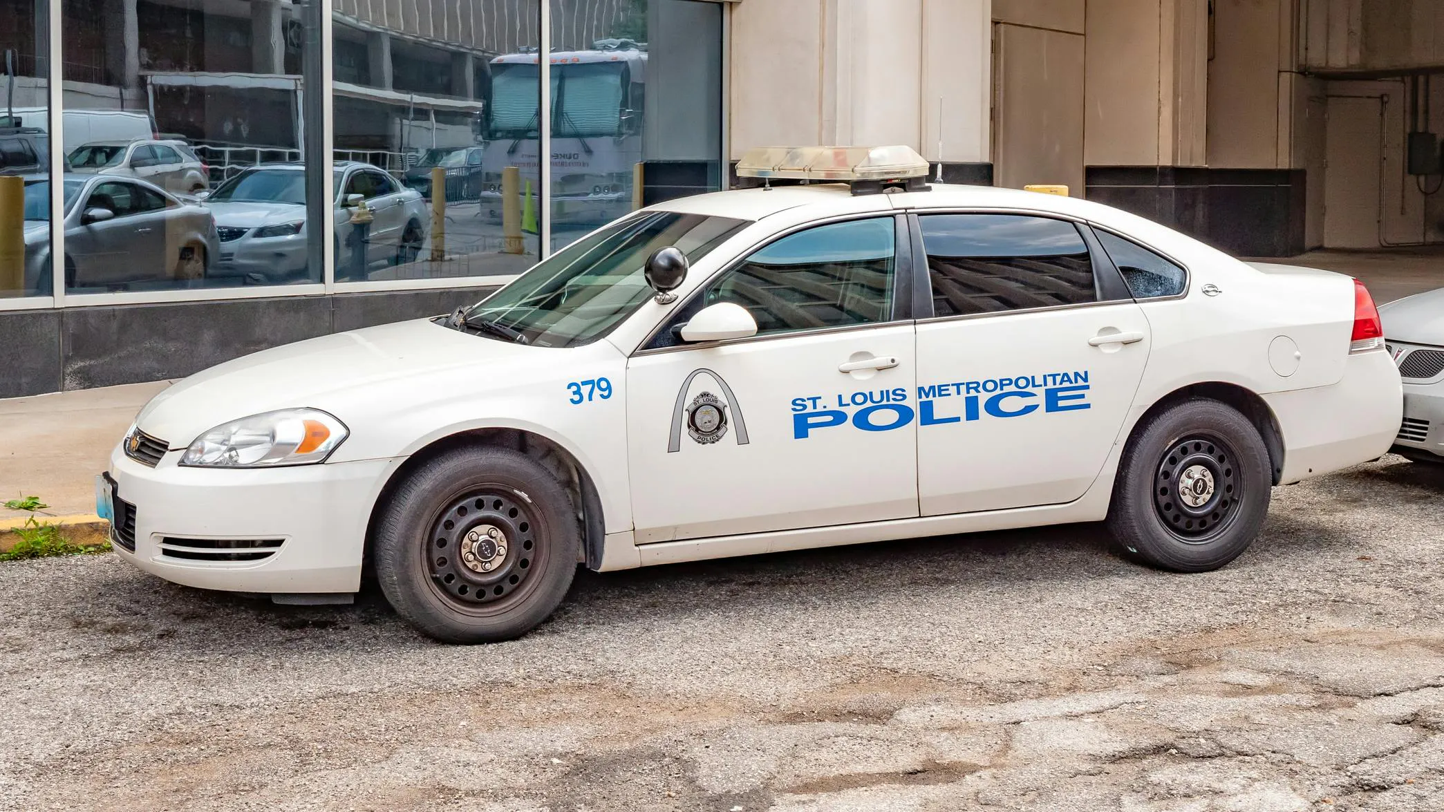 St. Louis Police Department Considers Move to 11-Hour Shifts - Vimarsana News