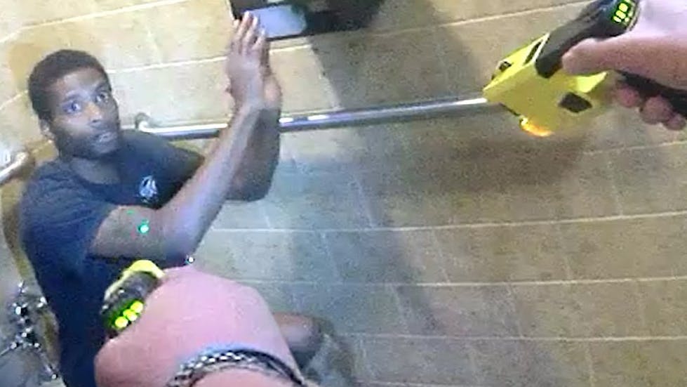 Suspect Caught with His Pants Down After Police Chase: &lsquo;I&rsquo;m Going Poop!&rsquo;