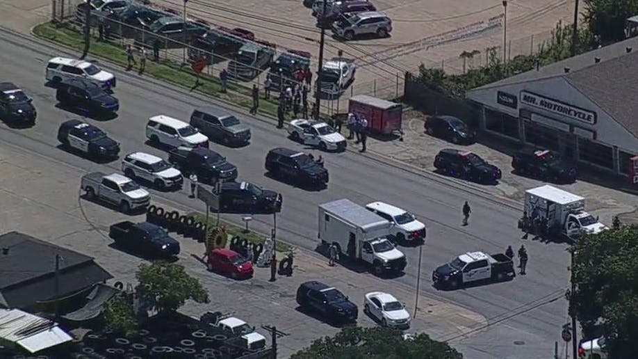 LIVE: Haltom City Police engaged with armed suspect | FOX 4