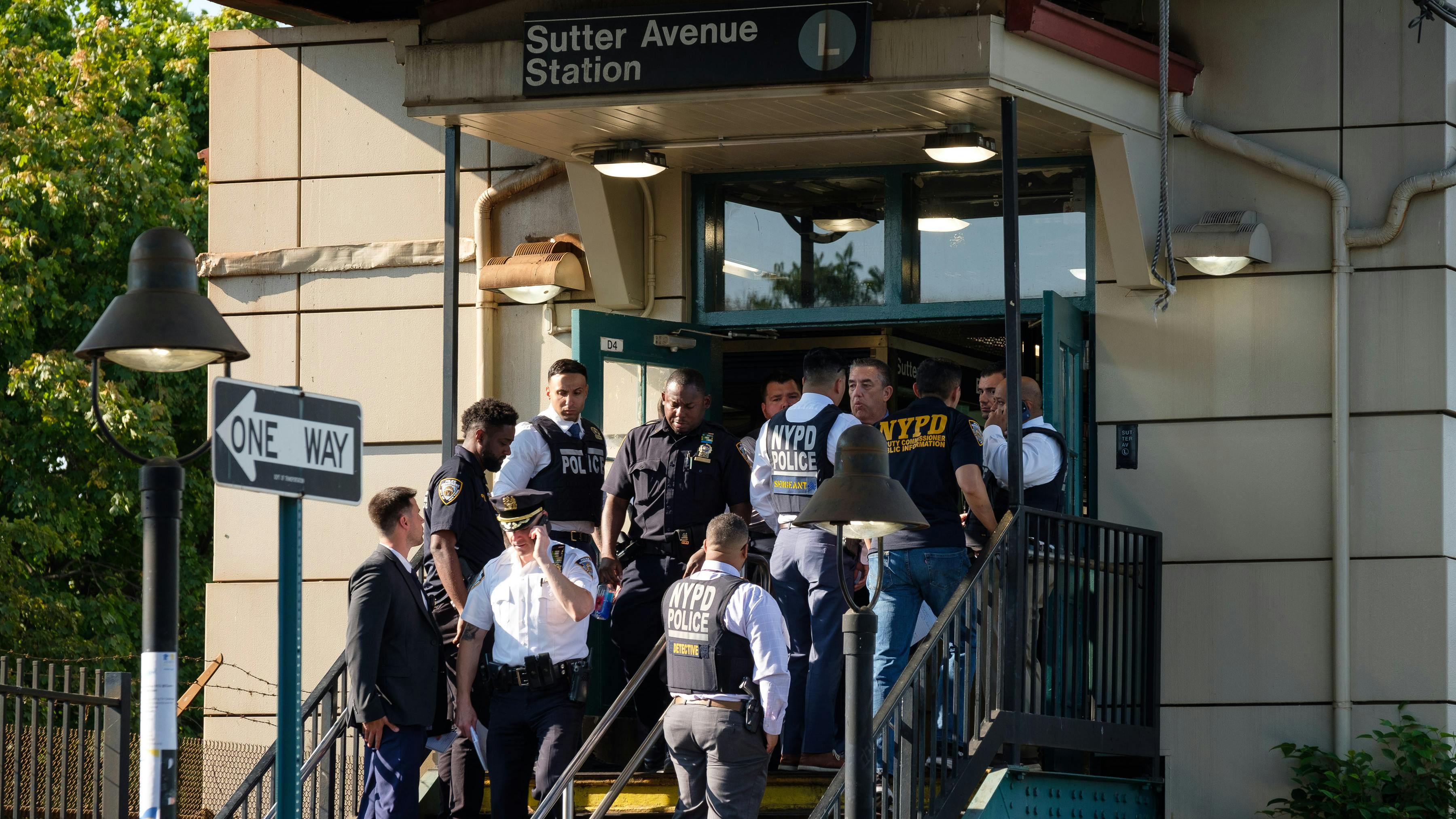 NYPD Officer among 4 Wounded in Subway Showdown with Man with Knife