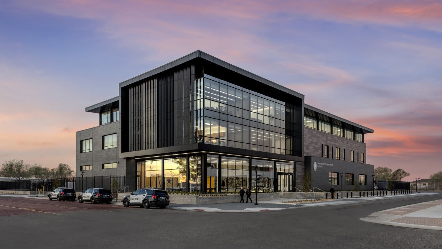 03871518_00_n38_medium