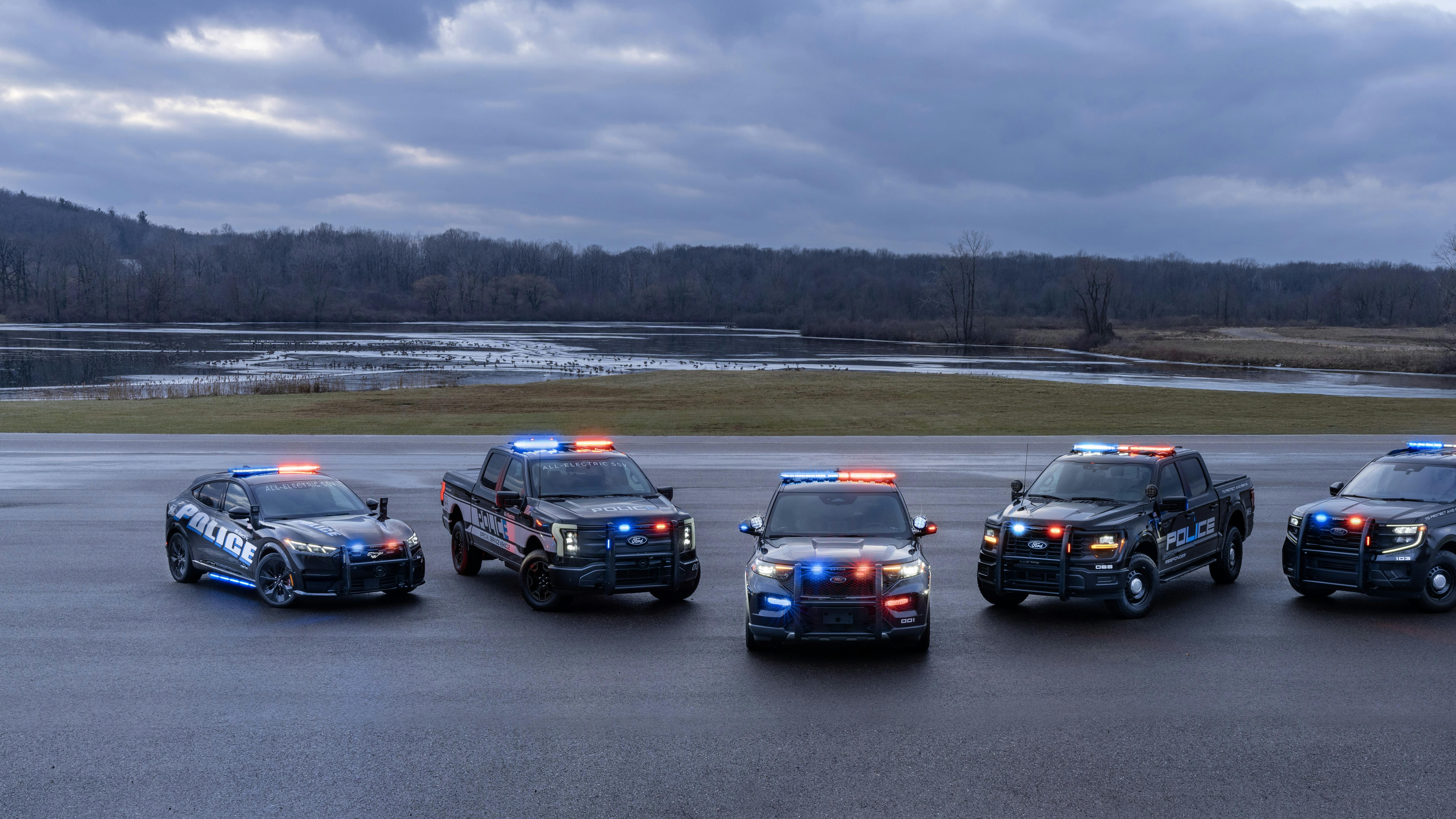 6761a0ba20ae90f6e767c993 2025 Ford Police Family