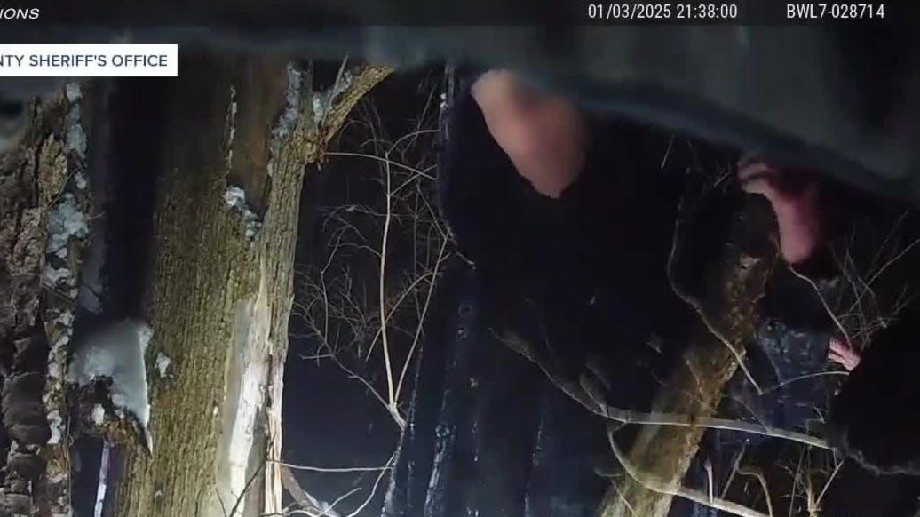 Van Buren deputies rescue lost man near swamp in freezing conditions