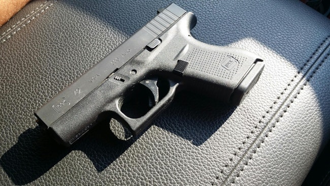 67892ff69f9a945e7d4d6356 Glock Handgun Dt