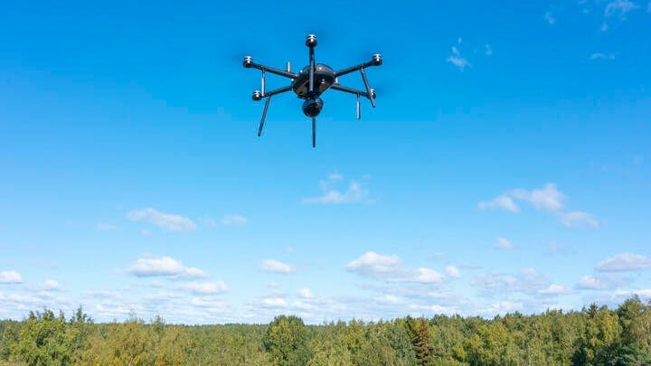 6792ca83755ed1b33b5ed50c Nokia Drone Aerial003