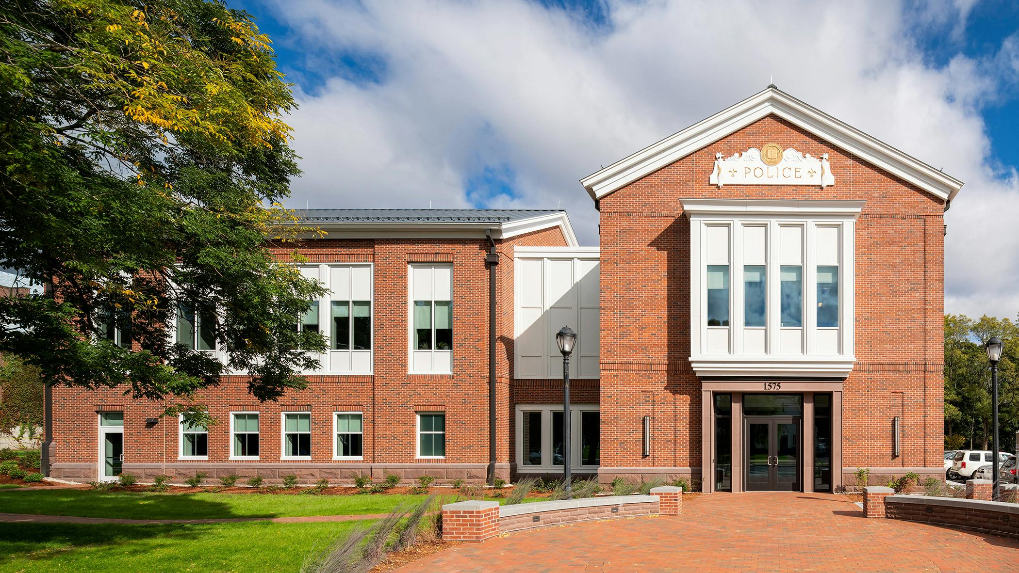 lexington_police_3_ext