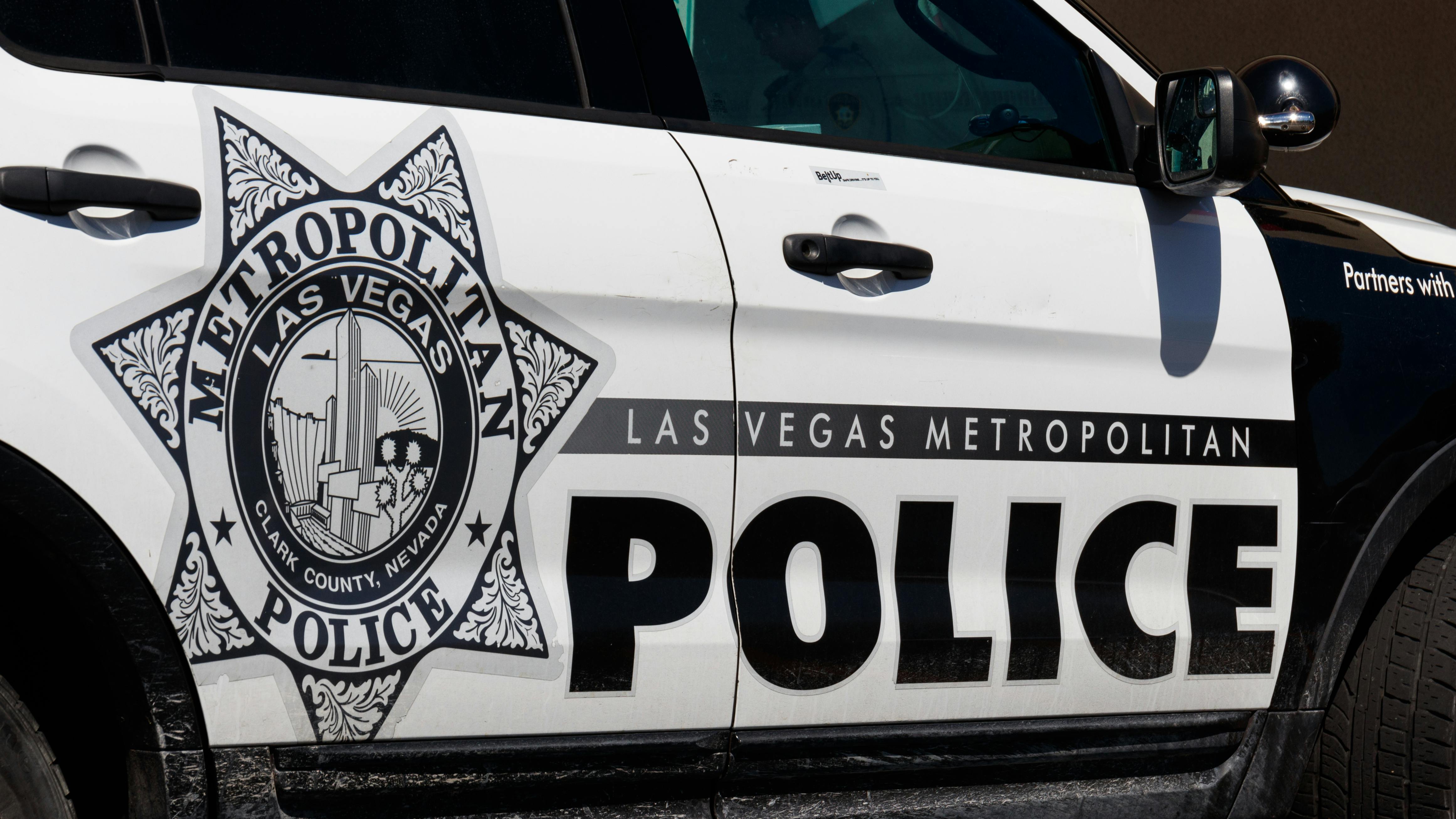 A Las Vegas police officer is being commended for her compassion as a person in a motorized wheelchair was splashed by passing cars on a rainy day. Check out why her actions are being praised.