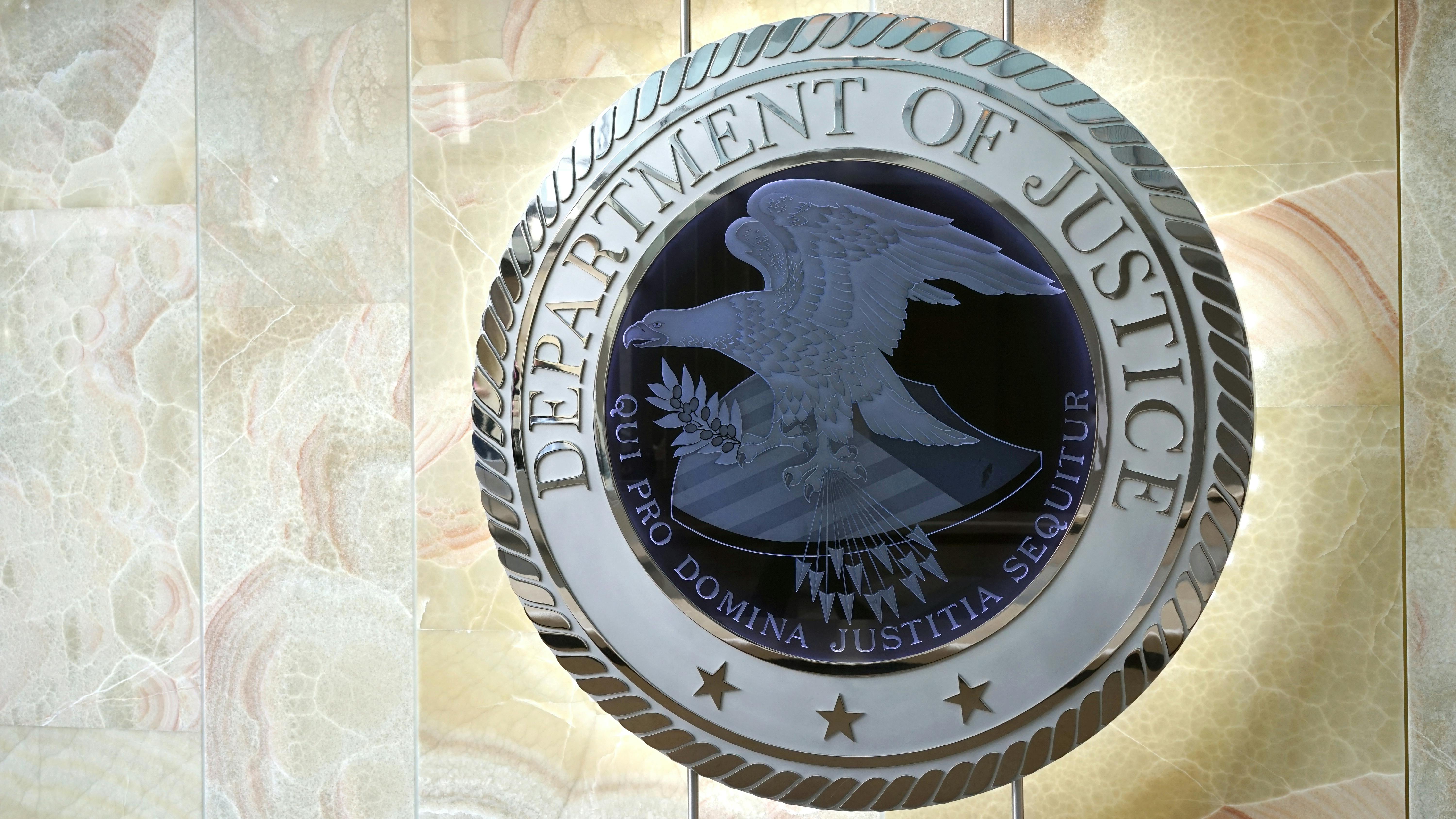 dreamstime_xxl_100867821