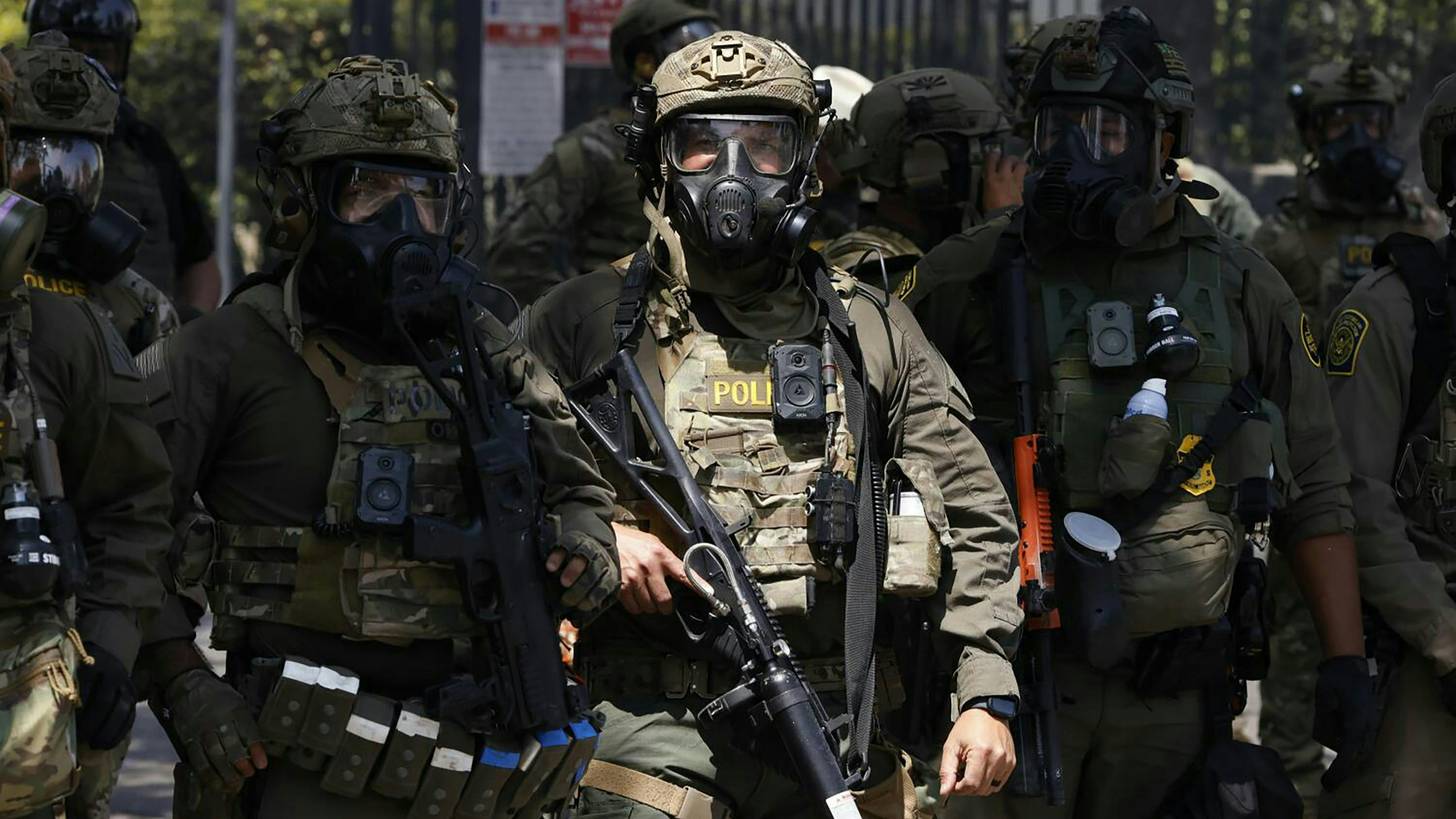 Judge: California immigration officers can wear maks.