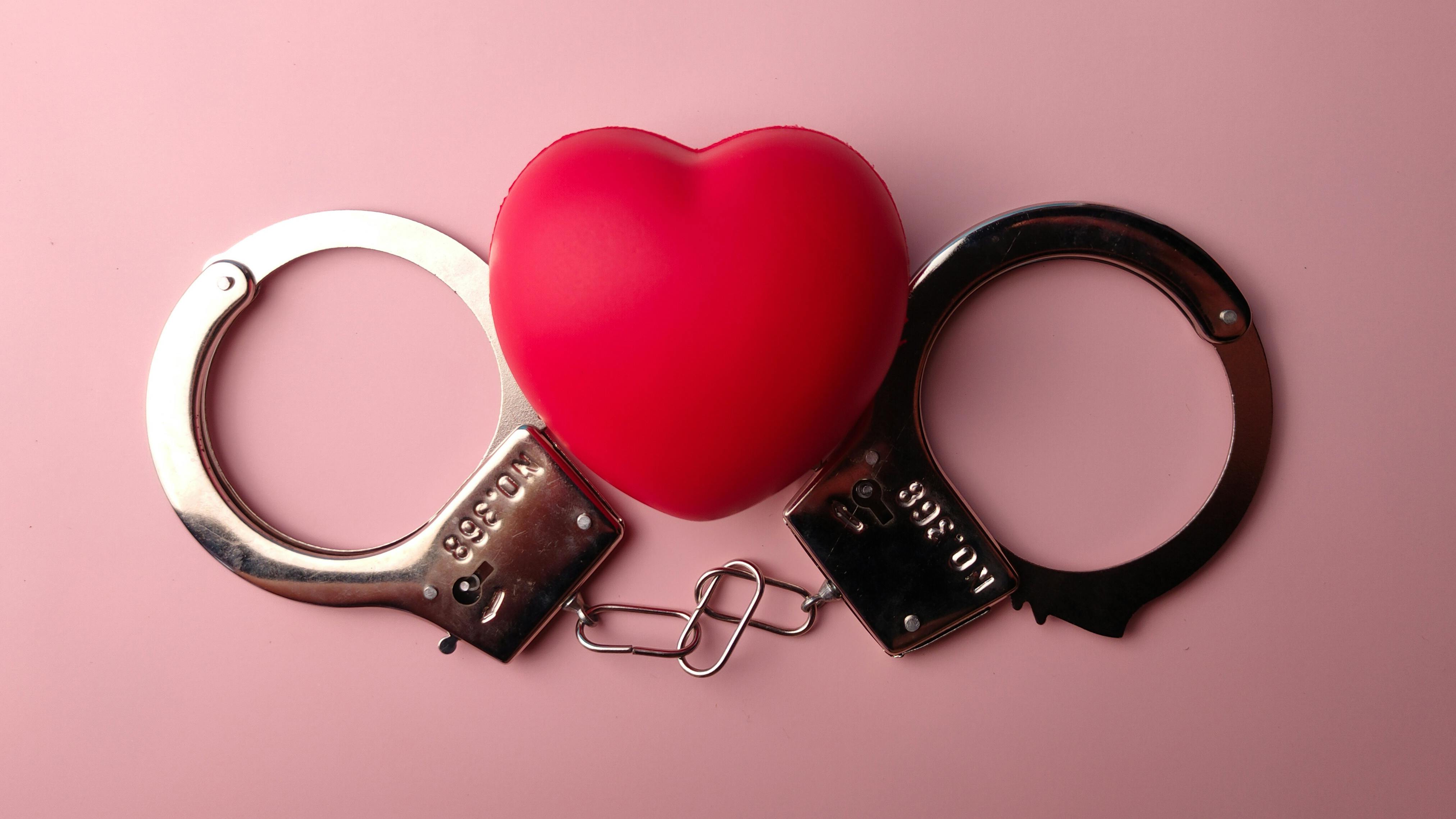Hearts and handcuffs: Phillipsburg, NJ, police want to serve active warrants this Valentine's Day.