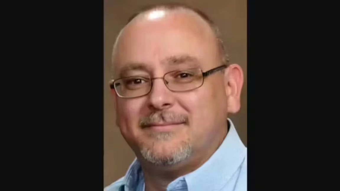 69d4c1b521312ebc943aaaf6 Borelliheadshot