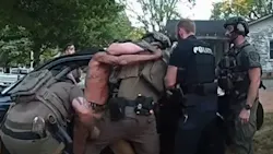 Florence police struggle with suspect who allegedly bit K-9 Florence police struggle with suspect who allegedly bit K-9