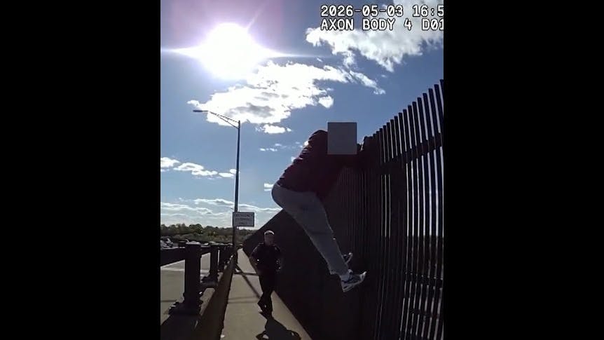 Groton police officer talks down distressed man