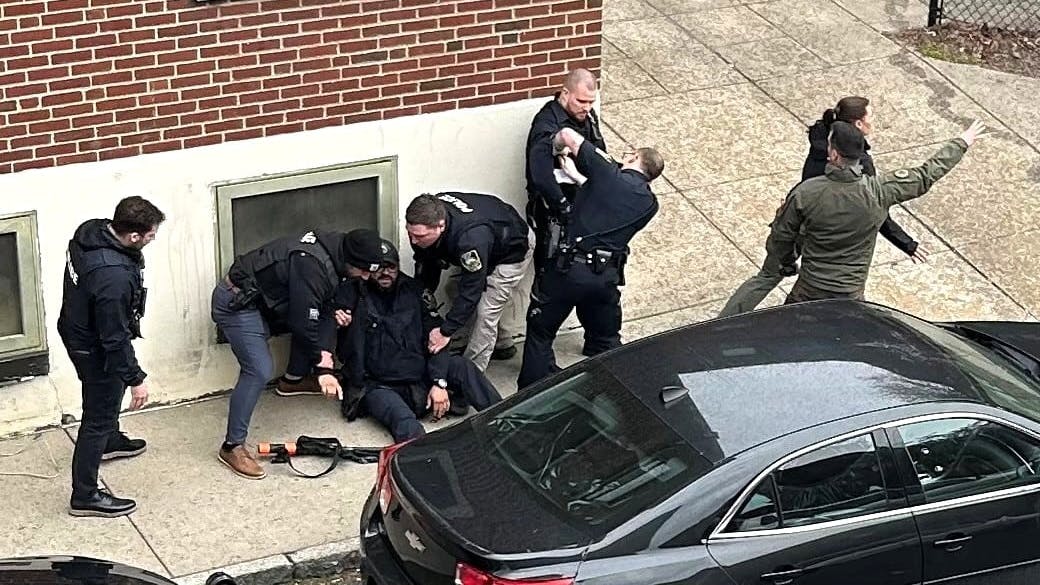 Syracuse police take care of wounded colleagues