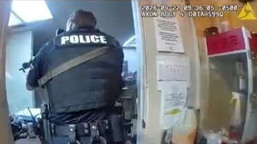 Suspect points crossbow at Decatur police