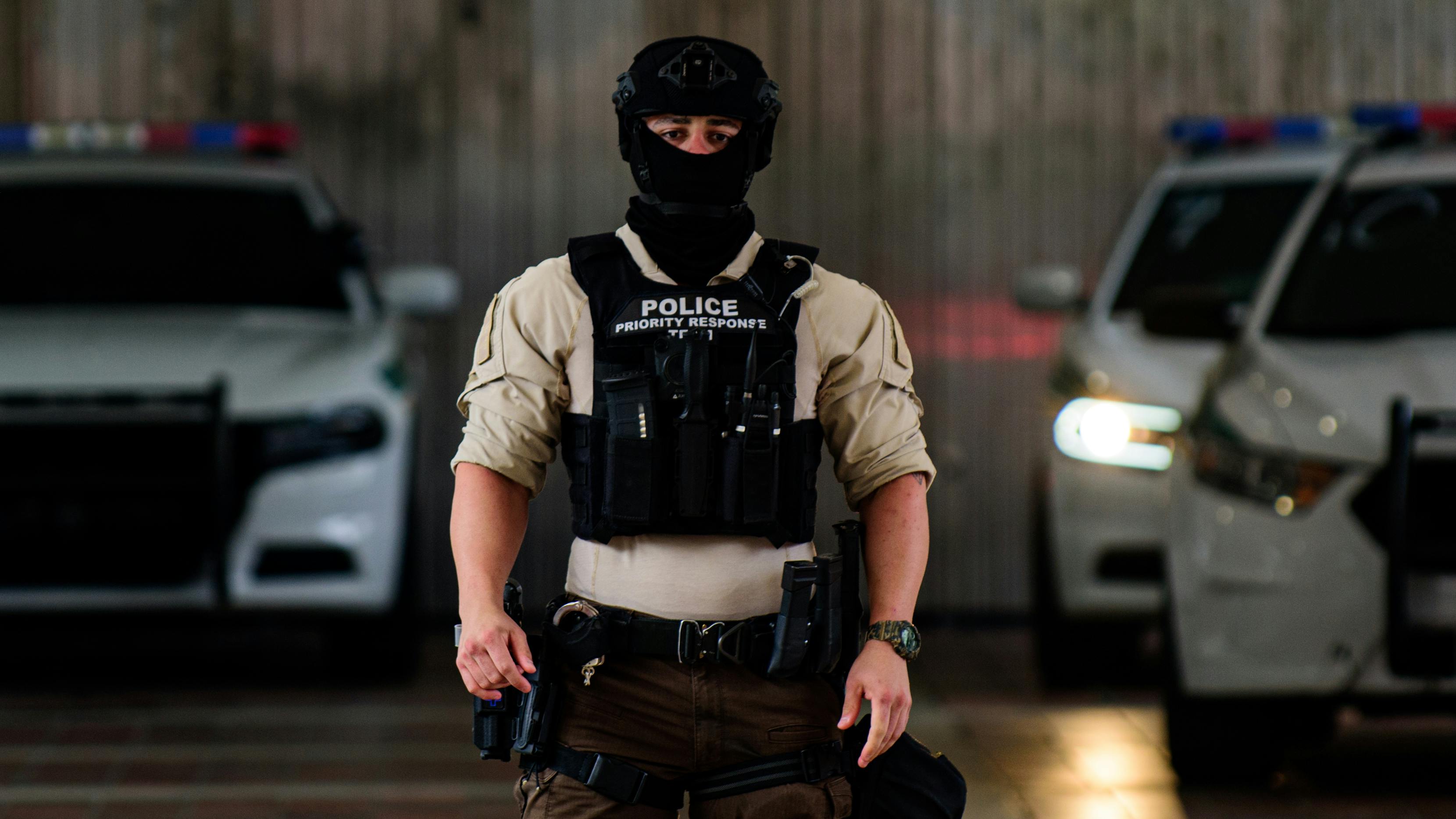 Portland bans mask for police officers