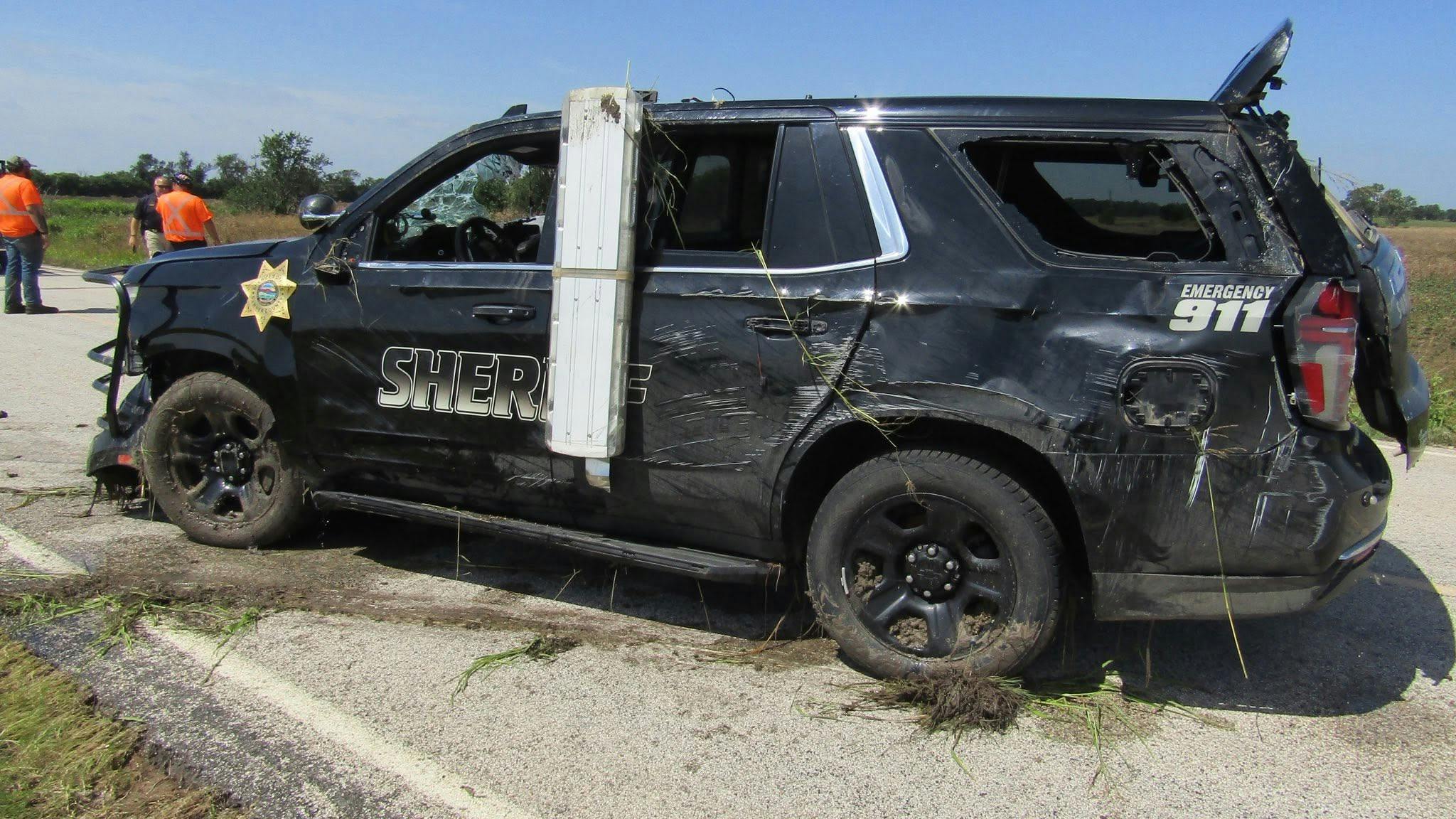 Sumner County deputy saved from submerged cruiser