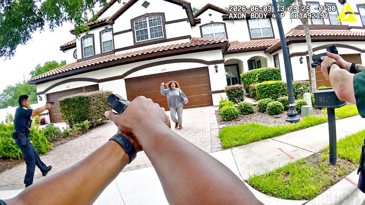 Woman with knife charges at Orange County sheriff's deputies