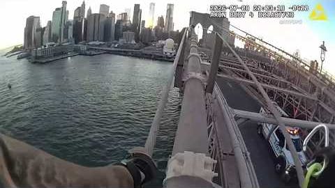 NYPD rescue woman from the Brooklyn Bridge
