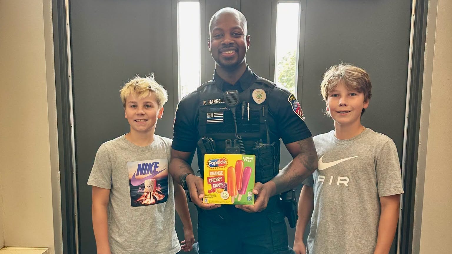 Brothers drop off popsicles for Crown Point police