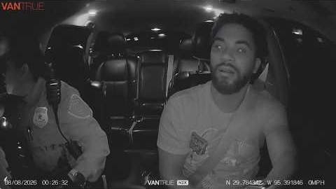 Uber driver gives Houston police a lift during foot chase