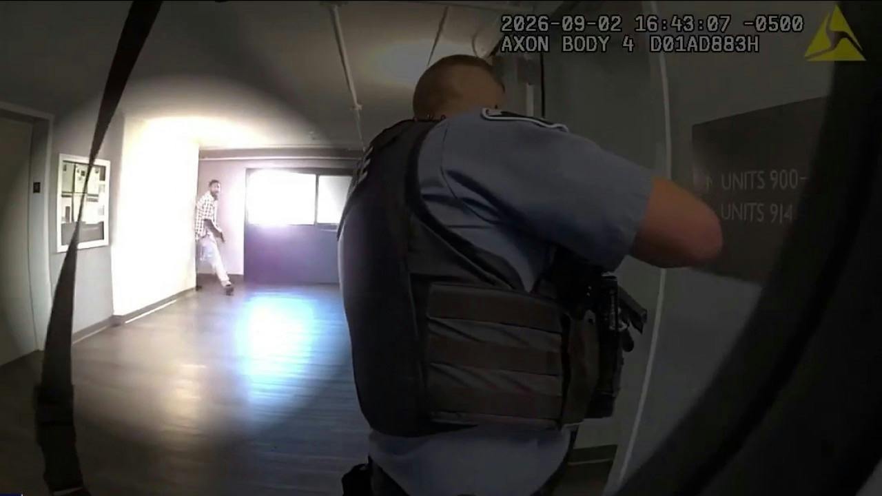 A mass shooter confronts Minneapolis police in an apartment building