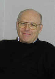 Aw 3327 0812profi Carl Headshot