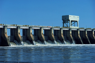 College lab provides training in hydro plant control.