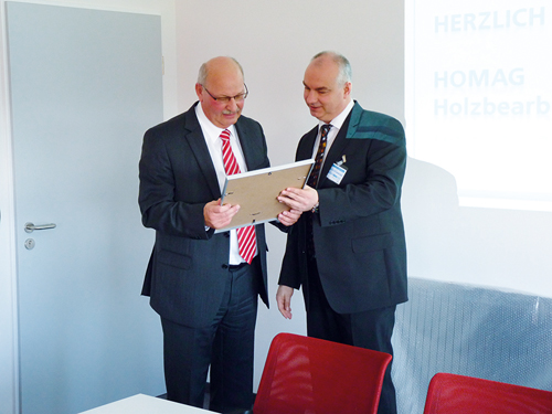 Aw 17054 Award Presentation High Res