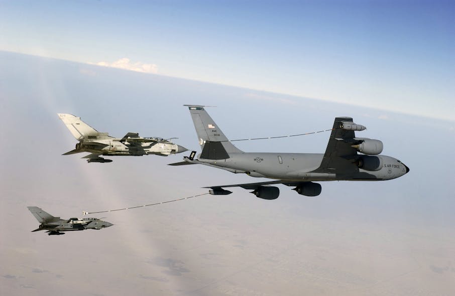 USAF KC-135 using hose-drogue pods to refuel British GR4 Tornados over Iraq in 2003. Source: Wikipedia