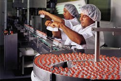 Visual inspection of insulin vials at the Brazilian site in Montes Claros, Novo Nordisk. Source: Novo Nordisk. Visual inspection of insulin vials at the Brazilian site in Montes Claros, Novo Nordisk. Source: Novo Nordisk.