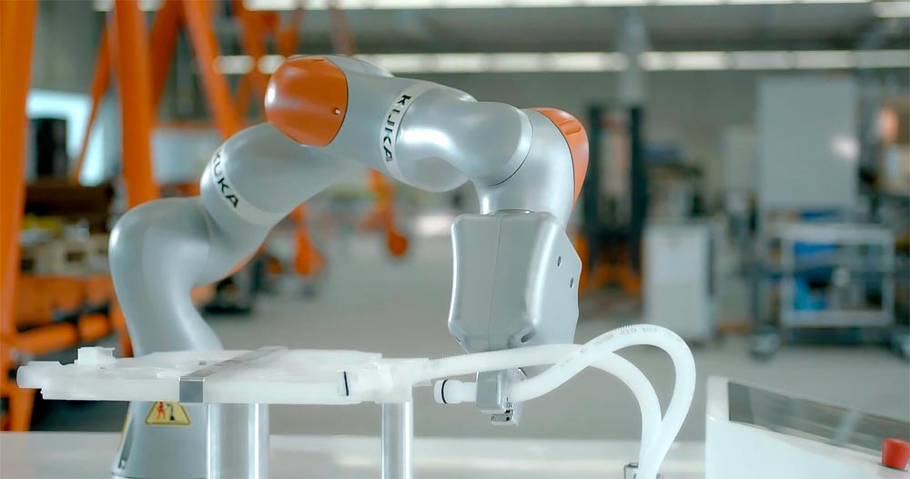 Microsoft Making Noise in Manufacturing Again