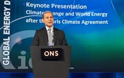 Oil and Gas at the Technology Crossroads Oil and Gas at the Technology Crossroads