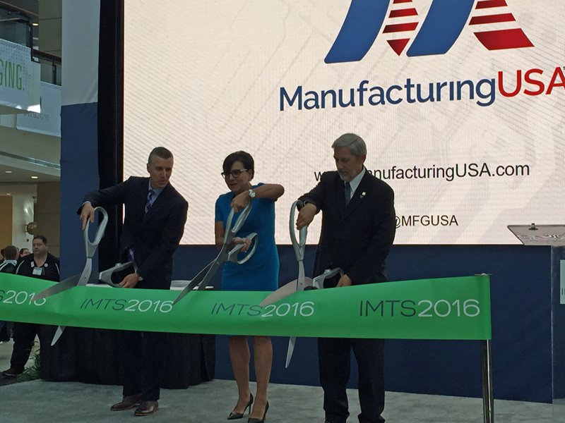 Aw 105688 Imts16 Ribboncutting