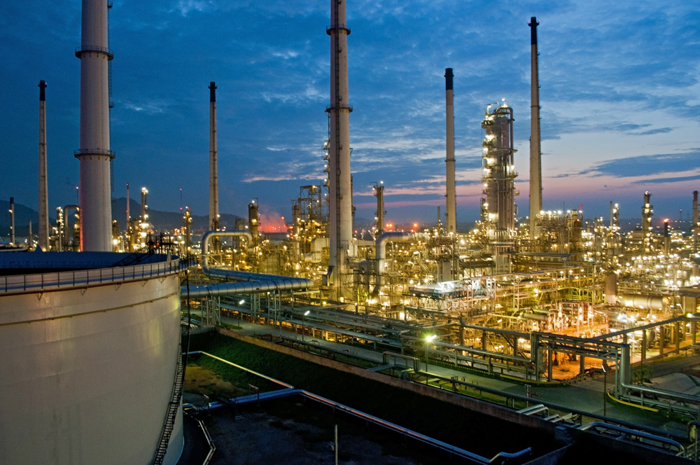 Aw 132902 Gettyimages Oilrefinery2