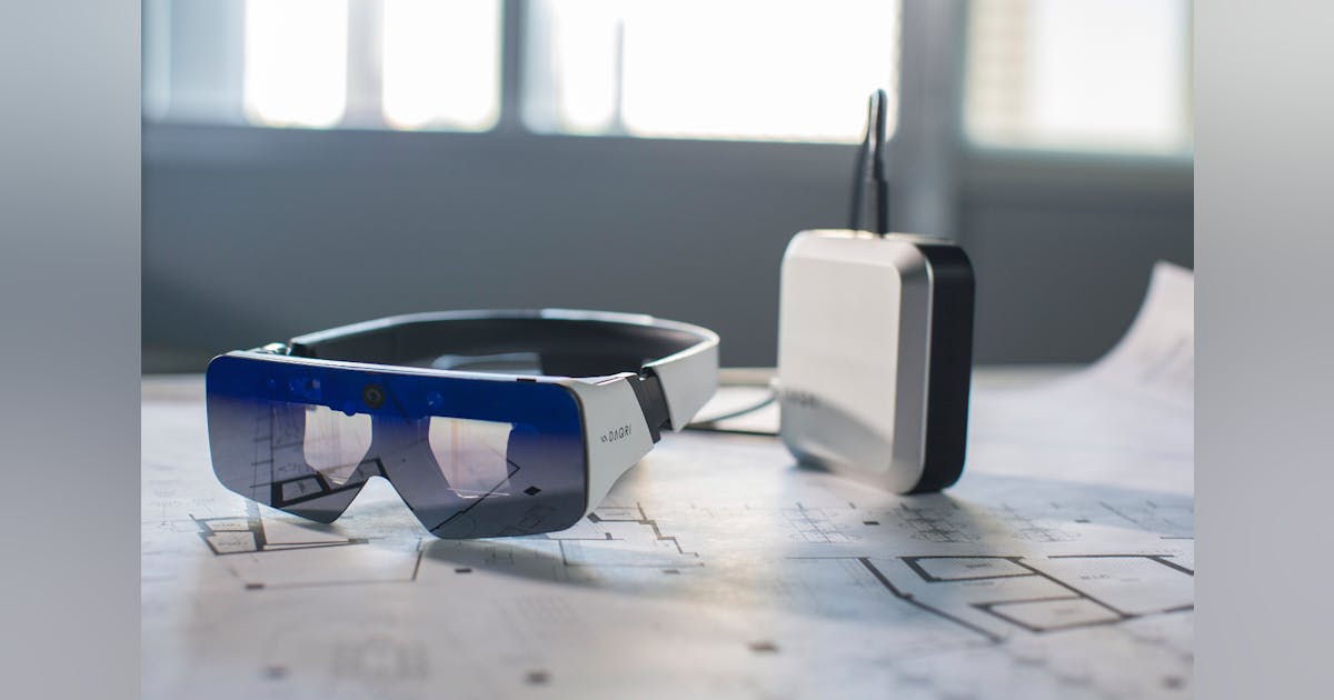 Daqri smart outlet glasses