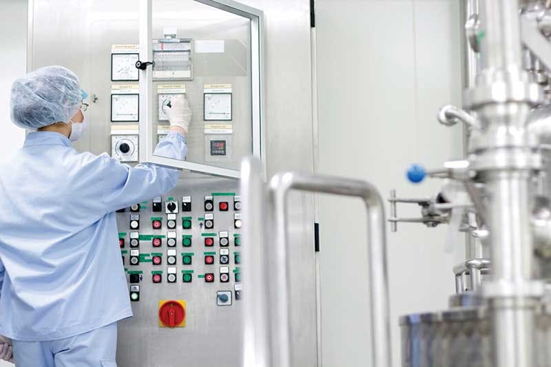 A Canadian pharmaceuticals manufacturer sought help from Grantek Systems Integration to upgrade the automation engineering capabilities of its 180,000-sq-ft facility, which processes and packages intravenous (IV) and peritoneal dialysis solutions.