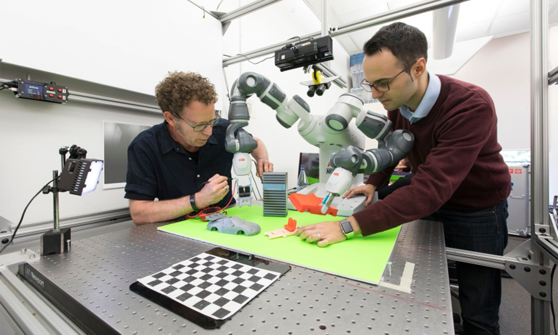 Picking up objects of different sizes, shapes and weights is a tall order for robots. At the University of California, Berkeley