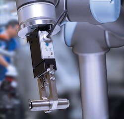 The GEP2000 from the Zimmer Group offer adjustable gripping forces from 80 to 400 N and jaw strokes from 10 to 16 mm. The GEP2000 from the Zimmer Group offer adjustable gripping forces from 80 to 400 N and jaw strokes from 10 to 16 mm.