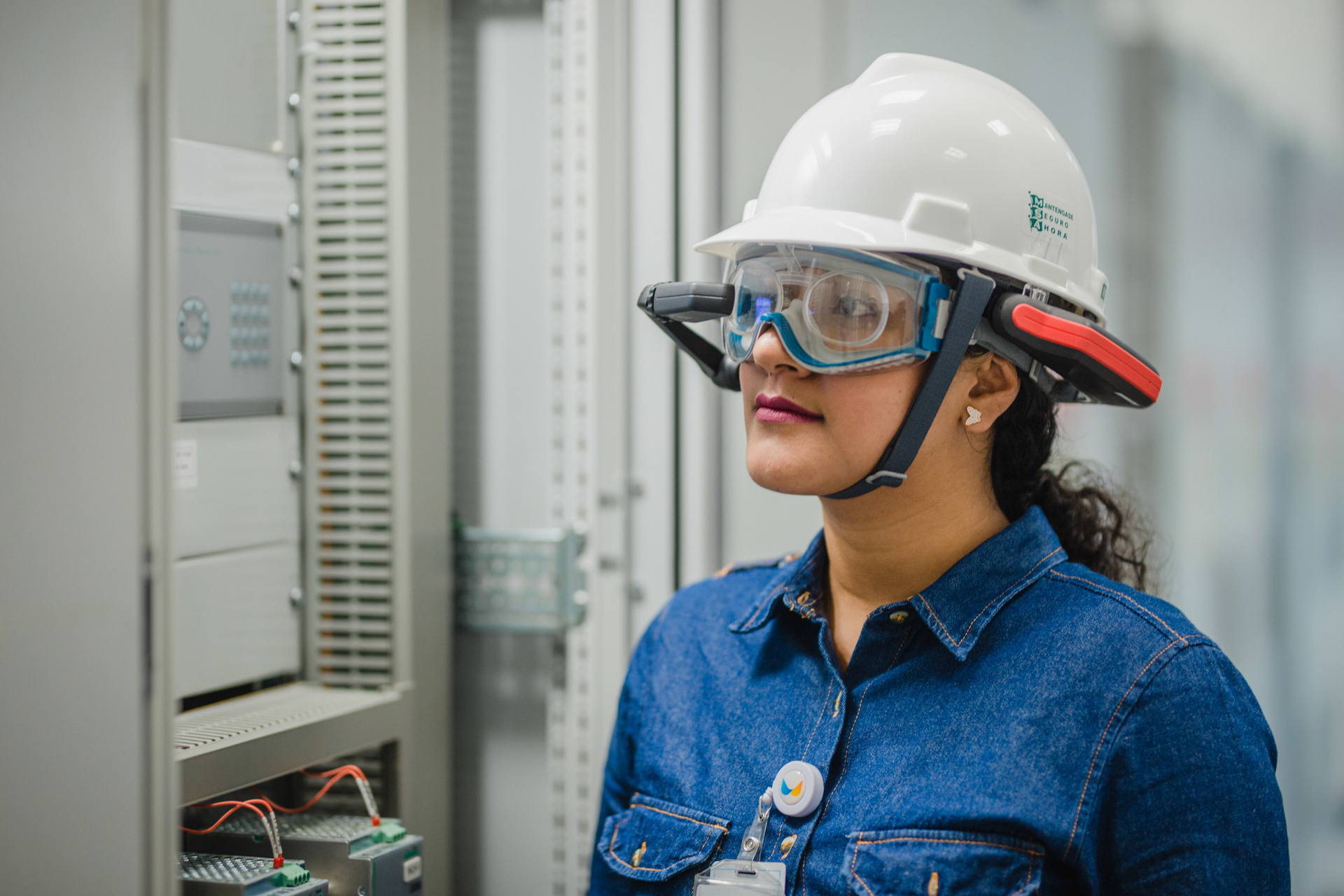 Honeywell&rsquo;s Intelligent Wearables Heads to Petrochemical Industry