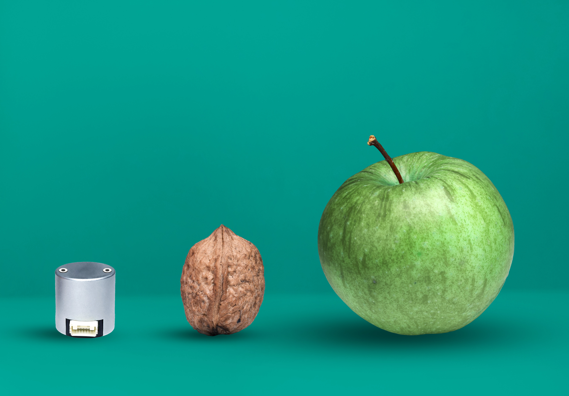 Press Photo#1 Posital 22mm Kit Size Comparison